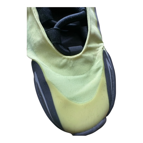 ADIDAS Yeezy Boost 700 MNVN Phosphor 2022 !!!FREE SHIPPING!!! - Picture 5 of 7